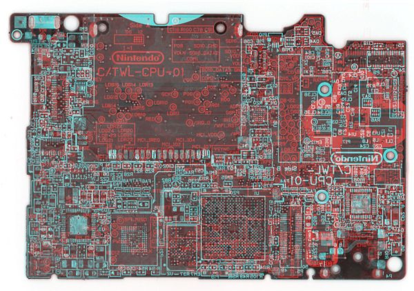 Nintendo DSi PCB Layered.jpg